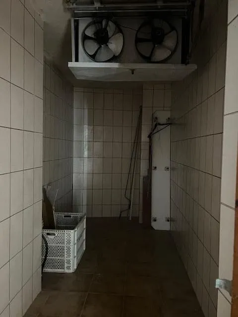 Alquiler de local comercial en el centro , próximo a la plaza circular — 13
