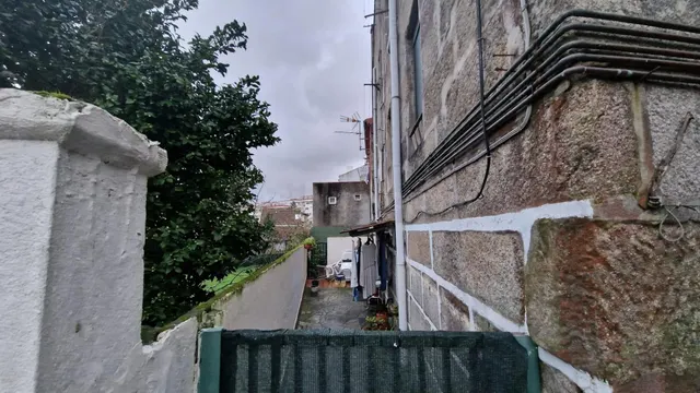 Venta de 6 Pisos + 2 Casas en Calle Esturans Vigo (Pontevedr - foto 2