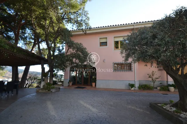 Casa con piscina en venta con vistas espectaculares en Alella — 17