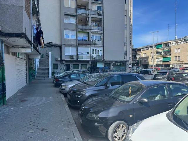 Local con opción hospedaje junto Parque Aluche