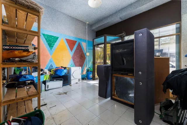 Local en venta — 11