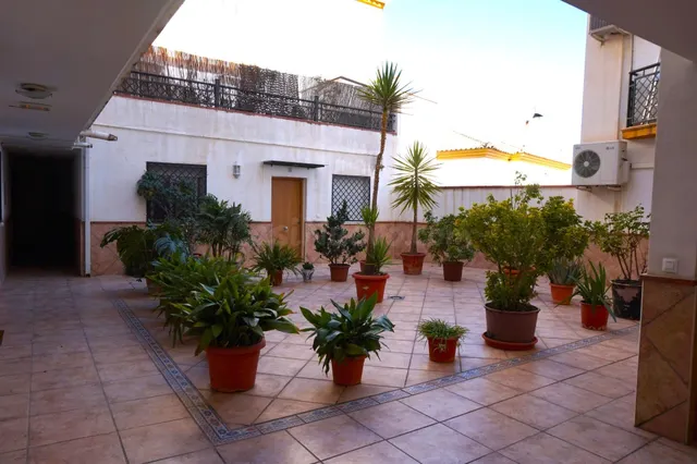 ALQUILER ¡Tu nuevo hogar en el corazón de La Zubia! Granada — 2