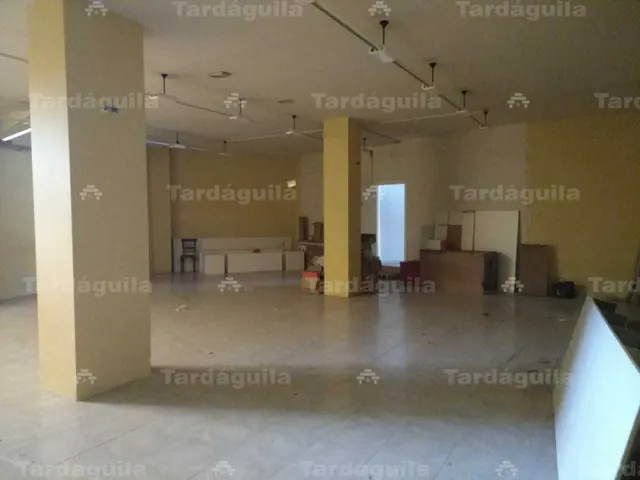 ESTUPENDO LOCAL COMERCIAL EN LA MEJOR ZONA DE LA AVENIDA COMUNEROS — 5