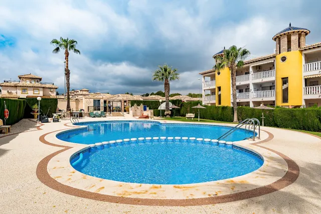 Gran apartamento en orihuela costa: 2 hab, 1 baño — 27