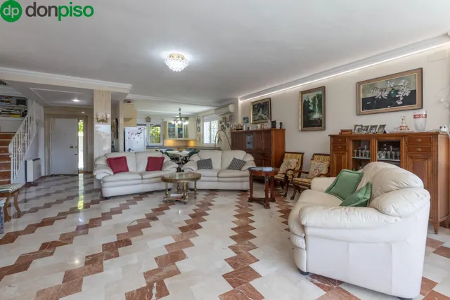 ESPECTACULAR CASA CON PISCINA EN LAS GABIAS — 6