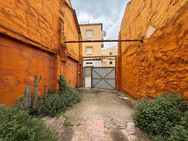 SOLAR URBANO EN CALLE CANONIGO ORDOÑEZ, COIN — 13