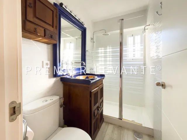 Vivienda  2 hab y 1 baño,  AACC, equipado y amueblado. — 8