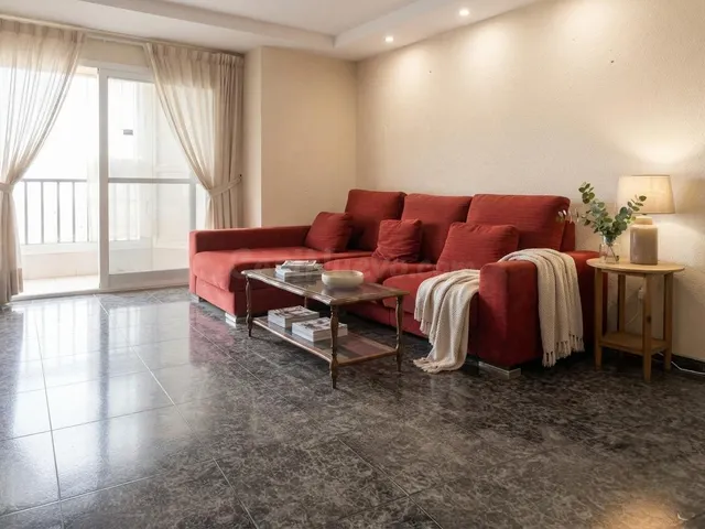 EXCLUSIVA VIVIENDA CON IMPRESIONANTES VISTAS AL MAR Y AL PUE - foto 2