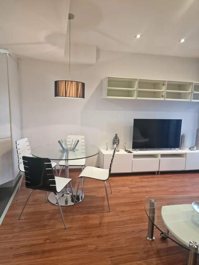 Piso de un dormitorio, amueblado, con plaza de garaje en la Ciudad de las Artes y las  Ciencias — 30