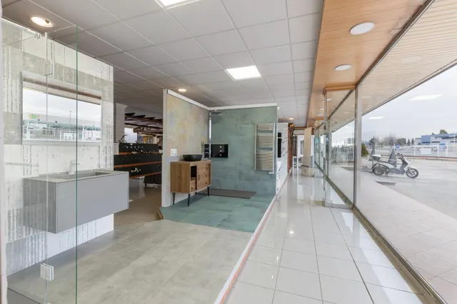 Venta Instalaciones Comerciales — 33
