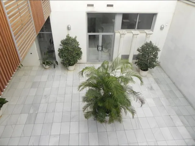 Piso junto a la campana con terraza propia — 17