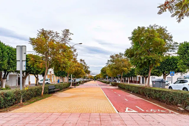 Local comercial 300m² en venta - Ejido sur — 25