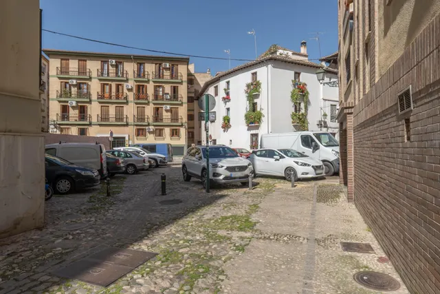Oportunidad de Inversión: Plazas de Garaje en Gran Vía desde 24.900€. — 28