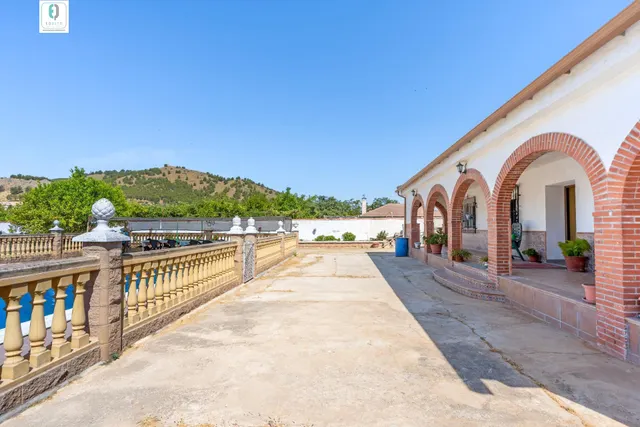 CHALET CON PISCINA EN CORTIJO PRETEL (ALBOLOTE) — 5