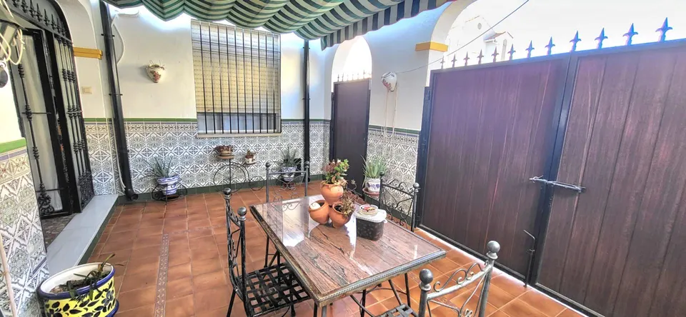 CASA EN ALMODÓVAR DEL RÍO (CÓRDOBA)