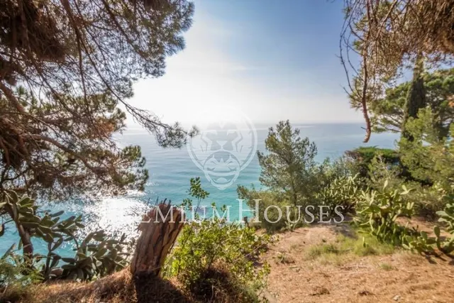 Terreno con magníficas vistas mar-Arenys de Mar — 2