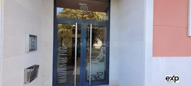 Amplio apartamento con balcón, piscina, garaje y vistas al m - foto 5