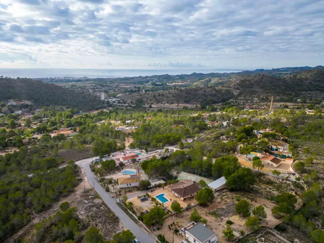 Preciosa finca Chalet con 4 dormitorios y 3.000 m2 de parcela vallada en la Robella — 49