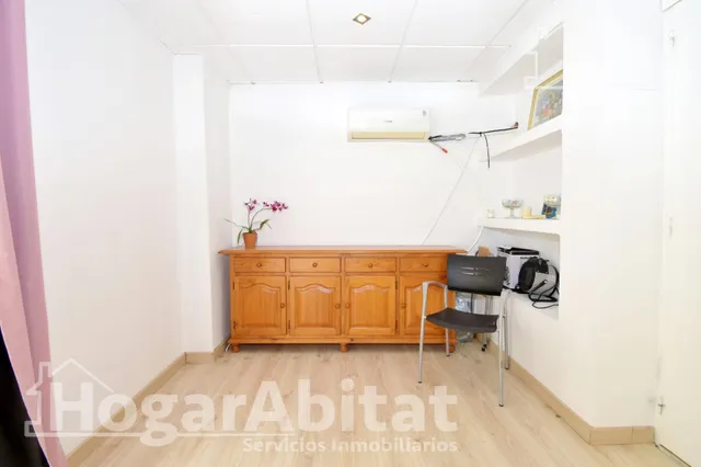 Precioso ático dúplex, impecable y luminoso, todo amueblado y en pleno centro histórico — 35