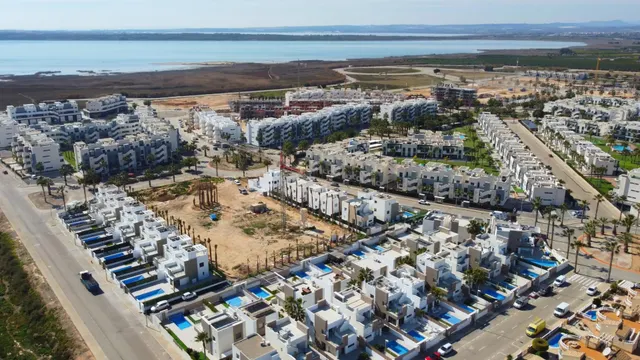 Apartamento 2 habitaciones 96m² en venta - EL RASO — 38