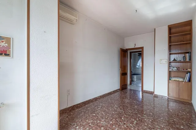 Piso con vistas a Sierra Nevada en Paseo del Salón. — 18