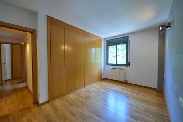 PISO DE 3 HAB CON BALCÓN, PK, Trastero y Piscina Comunitaria — 32