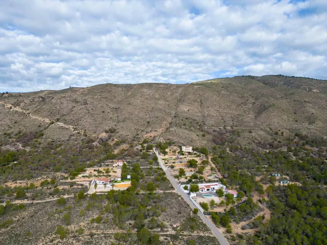 Preciosa finca Chalet con 4 dormitorios y 3.000 m2 de parcela vallada en la Robella — 47