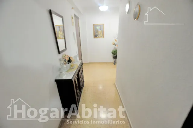 ¡UBICACIÓN IDEAL! AMPLIO, EXTERIOR Y LUMINOSO CON ASCENSOR Y TRASTERO — 25