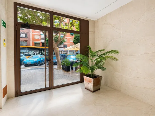 Exclusiva vivienda de 3 dormitorios en pleno centro de Valen - foto 5