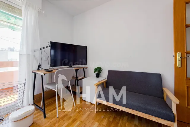 Habitación en C/ Sopetrán, 4 — 4
