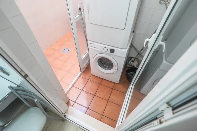 Barrio araceli - almeria: 2 habitaciones + baño + aseo + patio + lavadero + ascensor — 10