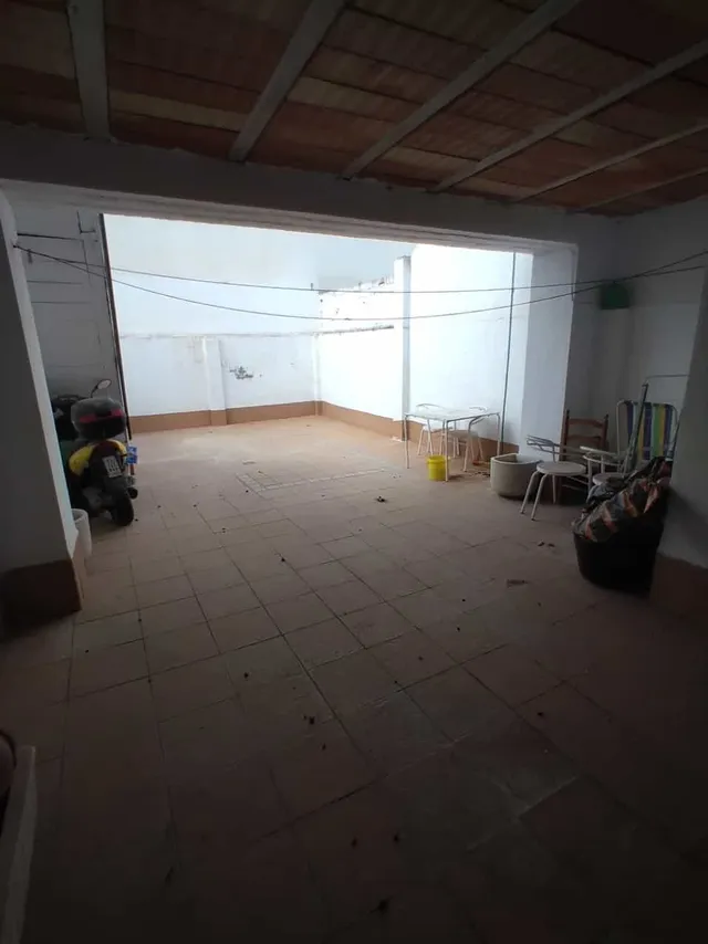 GRAN CASA CON AMPLIA COCHERA Y PATIO — 7