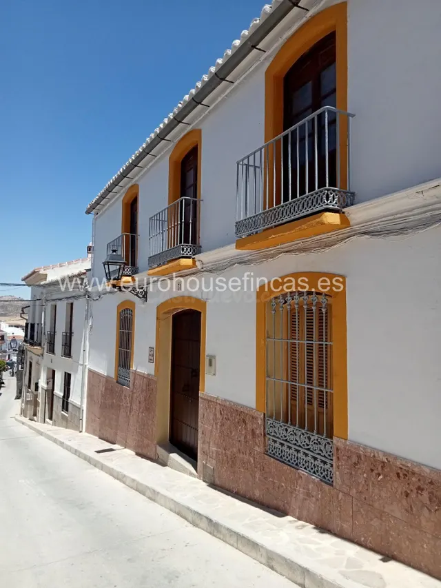 Descubre esta espectacular casa de pueblo ubicada en pleno c - foto 3