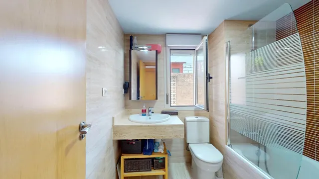 PISO DE RECIENTE CONSTRUCCIÓN CON AMPLIA TERRAZA, PISCINA, GARAJE Y TRASTERO — 15