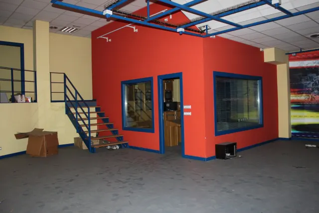 LOCAL COMERCIAL EN LA ZONA ALTA — 3