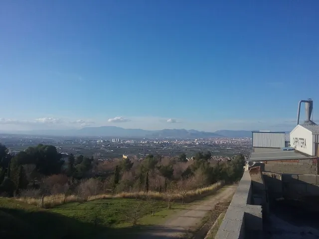 SOLAR INDUSTRIAL EN LAS CANTERAS, BARRIO DE MONACHIL — 3