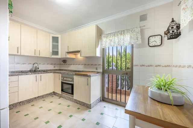 Chalet independiente con 2 viviendas , Carretera de Mijas , Malaga — 12