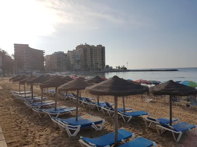 Apartamento de 2 dormitorios con ascensor y piscina comunitaria en Torrevieja | Inversión y calidad de vida en la Costa Blanca — 20
