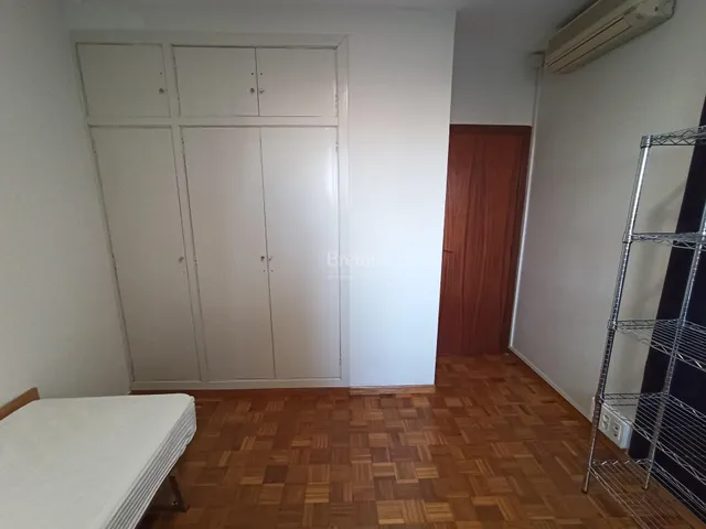 Interesante piso, incluye plaza de garaje, Sector Universidad. — 22