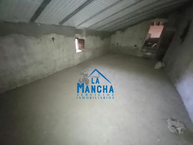 *53.000€* inmobiliaria la mancha vende casa con patio en Barrax ( Albacete ). — 42