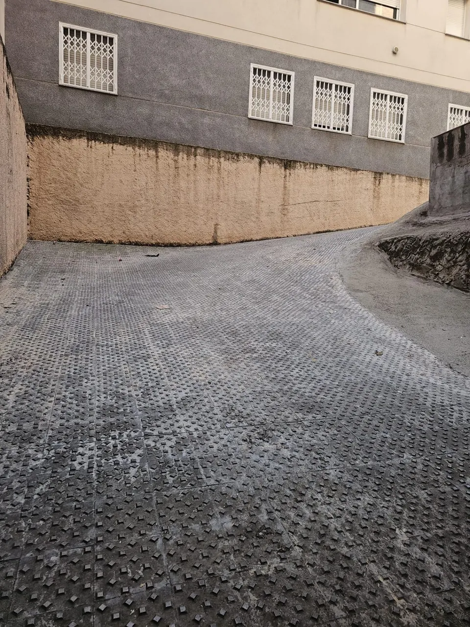 🚗 Plaza de parking en Av. Francesc Macià