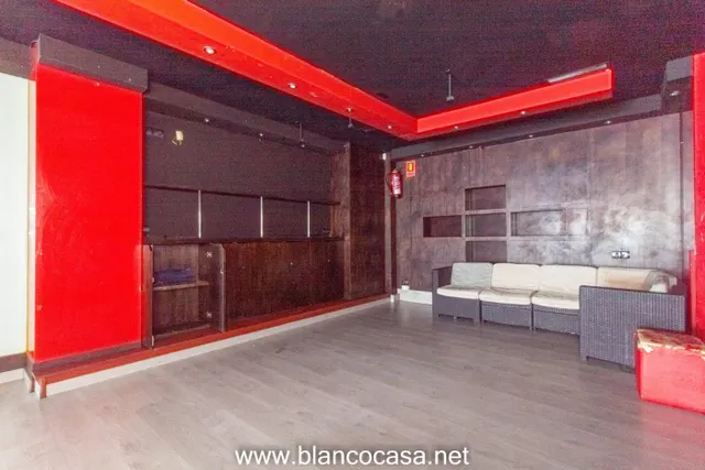 VENTA LOCAL COMERCIAL EN ZONA CENTRO DE LARACHA — 13
