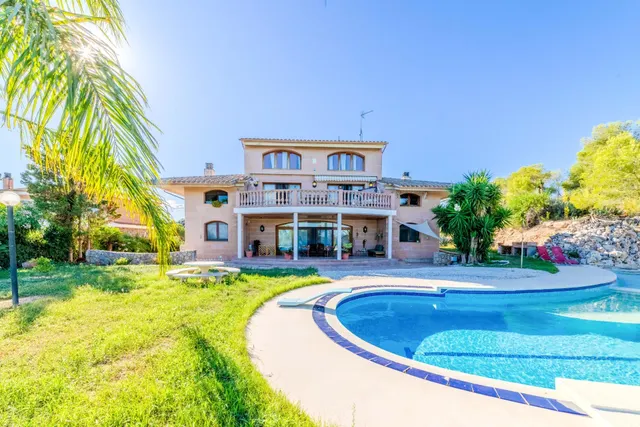 VILLA EN PLENA NATURALEZA EN CUBELLES — 42