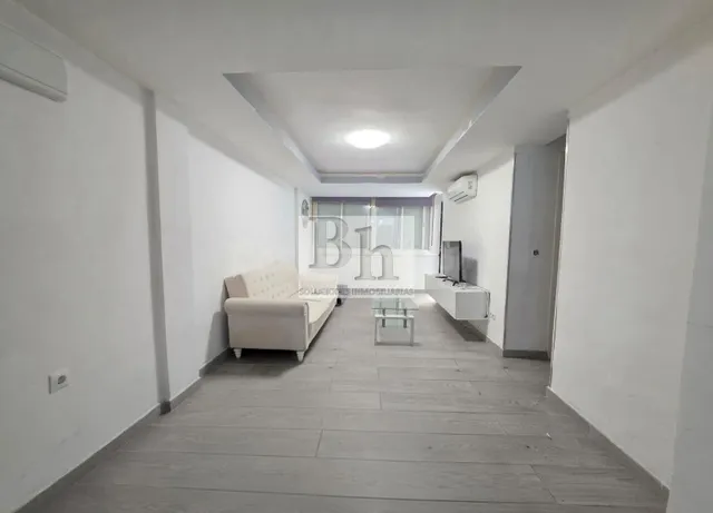 BLANHOGAR alquila bajo de 3 habitaciones en 25 años de Paz - foto 2