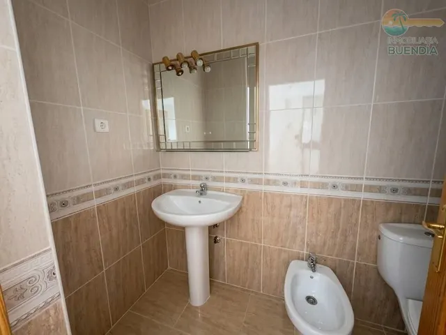 Triplex en bahia con amplias terrazas y plaza de parking — 28