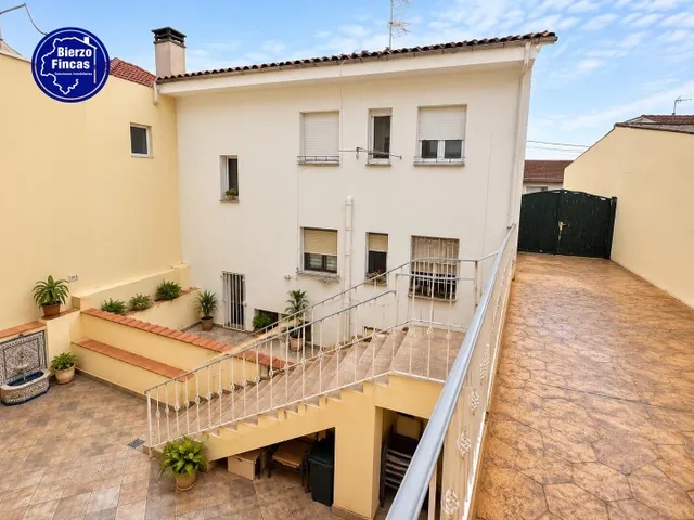 **se vende casa en Oviedo** — 47