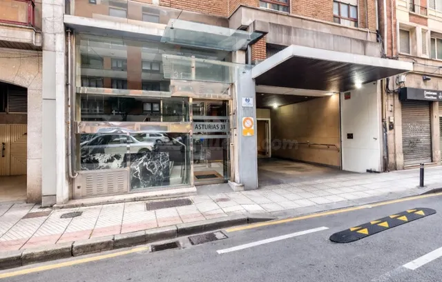 EXCLUSIVO LOCAL EN CALLE ASTURIAS – 317 m2 CON GARAJE PROPIO - foto 3