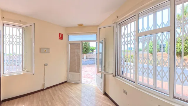 LOCAL COMERCIAL EN ESQUINA CON DOS FACHADAS | LOS OLIVOS, ADEJE — 32