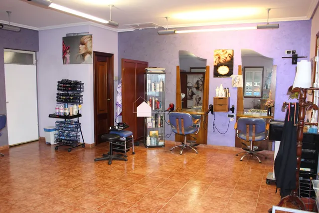 SE ALQUILA PELUQUERÍA EQUIPADA Y LISTA PARA TRABAJAR — 6