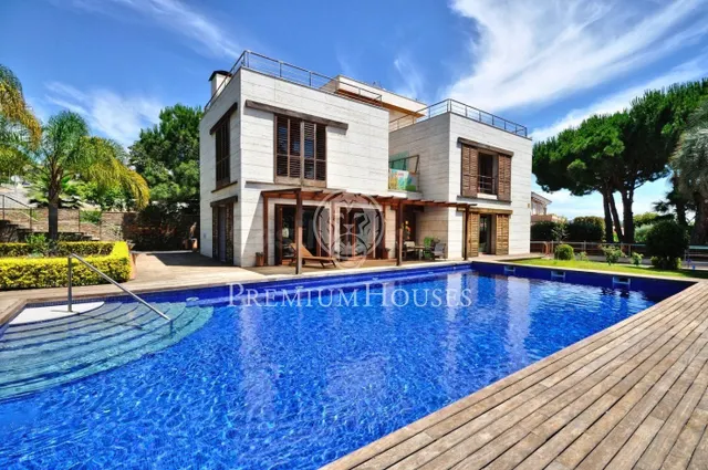 Casa en venta en Alella: Exclusiva urbanización 'Can Teixidó